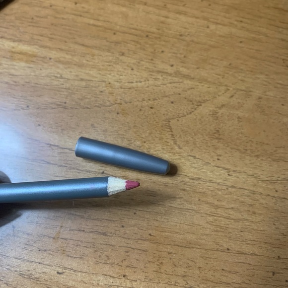 ❗️SOLD❗️💄 KAB Cosmetics Lip Liner💄 - Picture 2 of 4